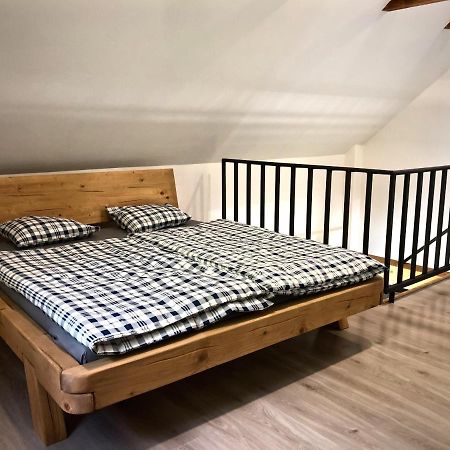 Mezonetovy Apartman S Terasou Na Samote V Lese Vlkava Dış mekan fotoğraf
