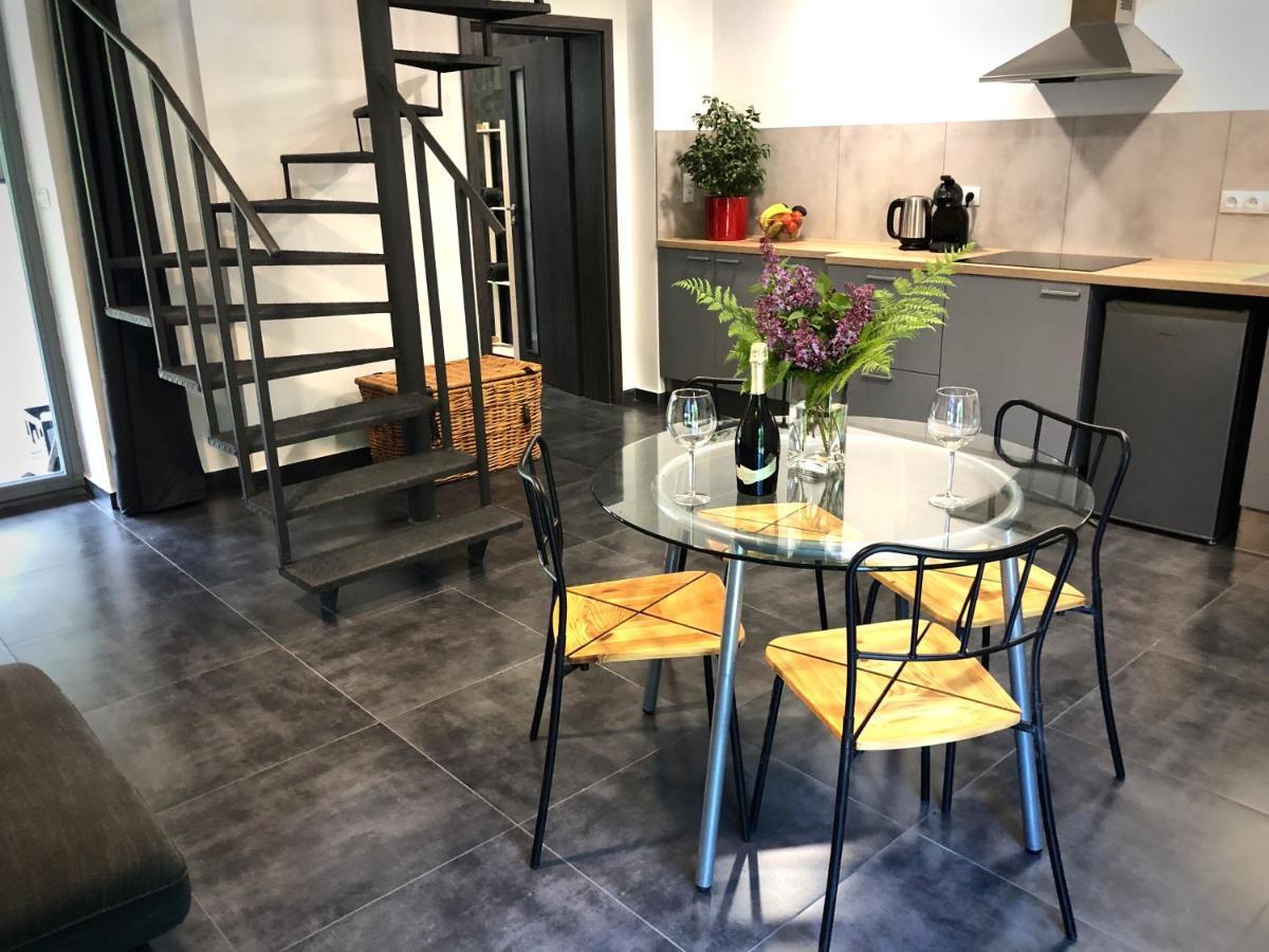 Mezonetovy Apartman S Terasou Na Samote V Lese Vlkava Dış mekan fotoğraf