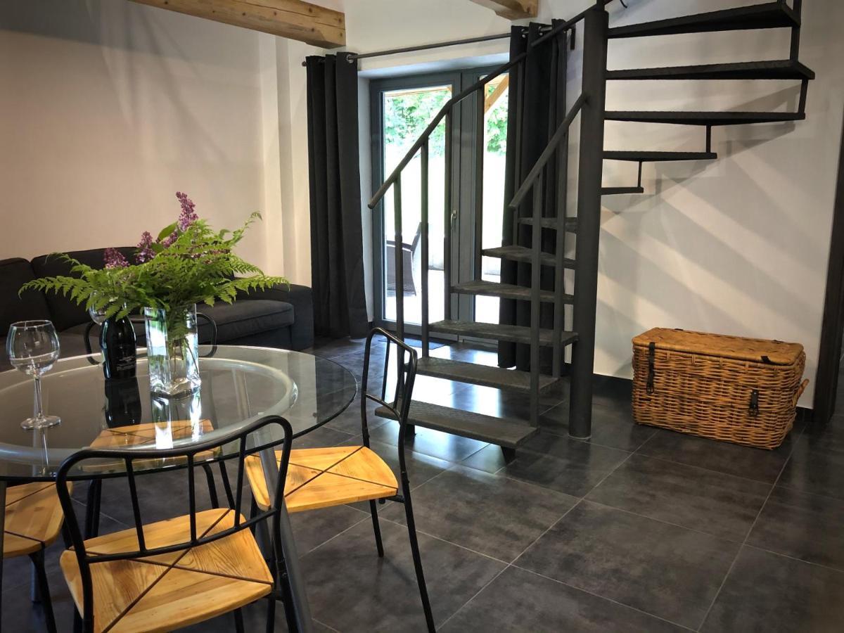 Mezonetovy Apartman S Terasou Na Samote V Lese Vlkava Dış mekan fotoğraf