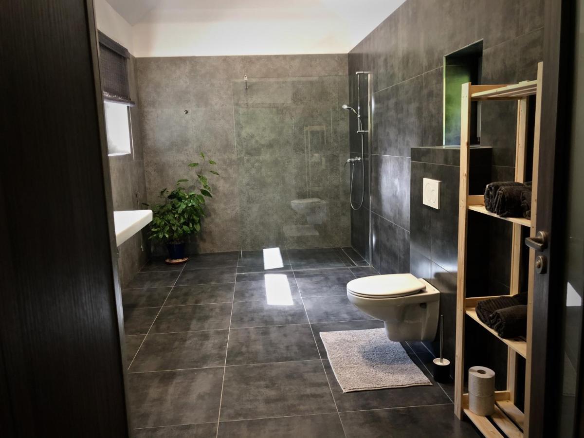 Mezonetovy Apartman S Terasou Na Samote V Lese Vlkava Dış mekan fotoğraf