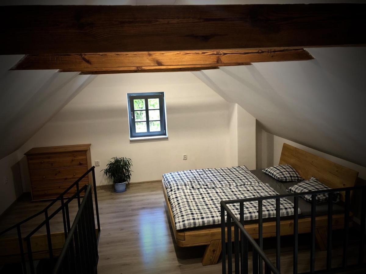 Mezonetovy Apartman S Terasou Na Samote V Lese Vlkava Dış mekan fotoğraf