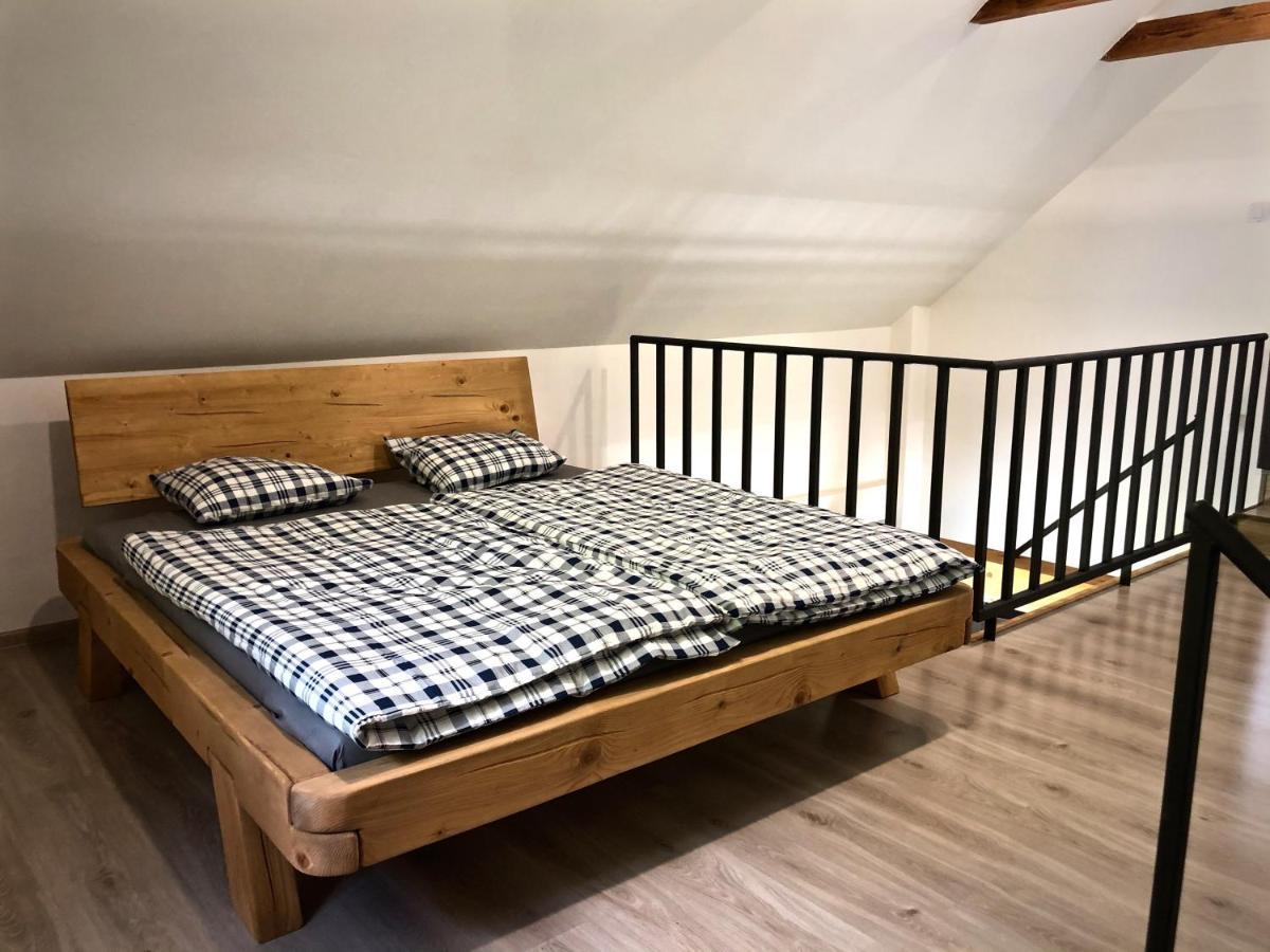 Mezonetovy Apartman S Terasou Na Samote V Lese Vlkava Dış mekan fotoğraf